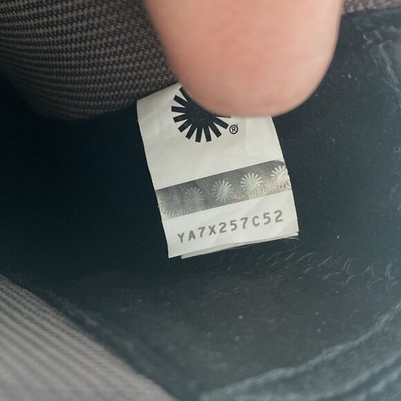 UGG Hillhurst II Chelsea Waterproof Boots Taupe Gray Suede Ankle Slip On Sz 8 - Picture 6 of 16